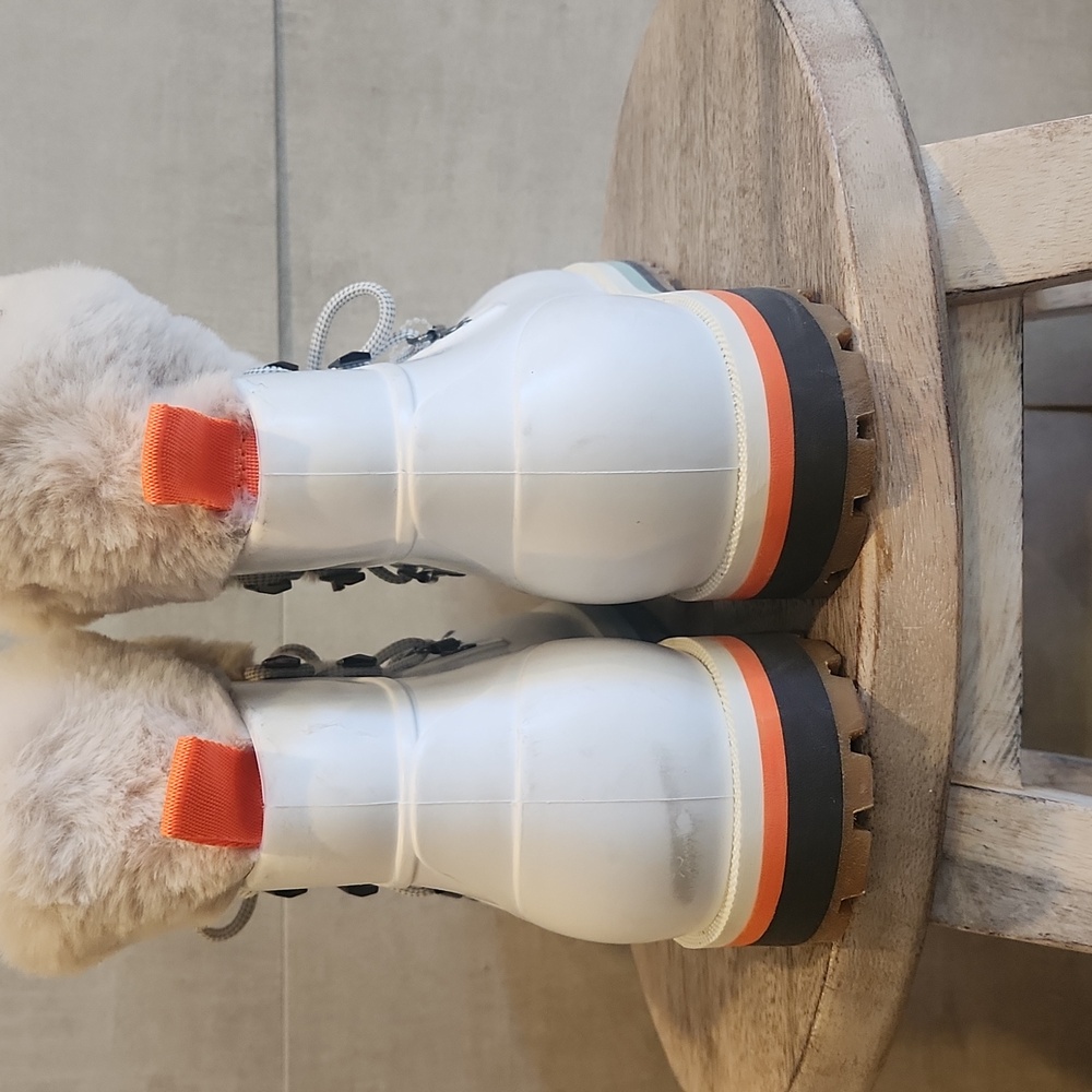 Michael Kors White Fur-Lined Boots - Picture 4 of 5